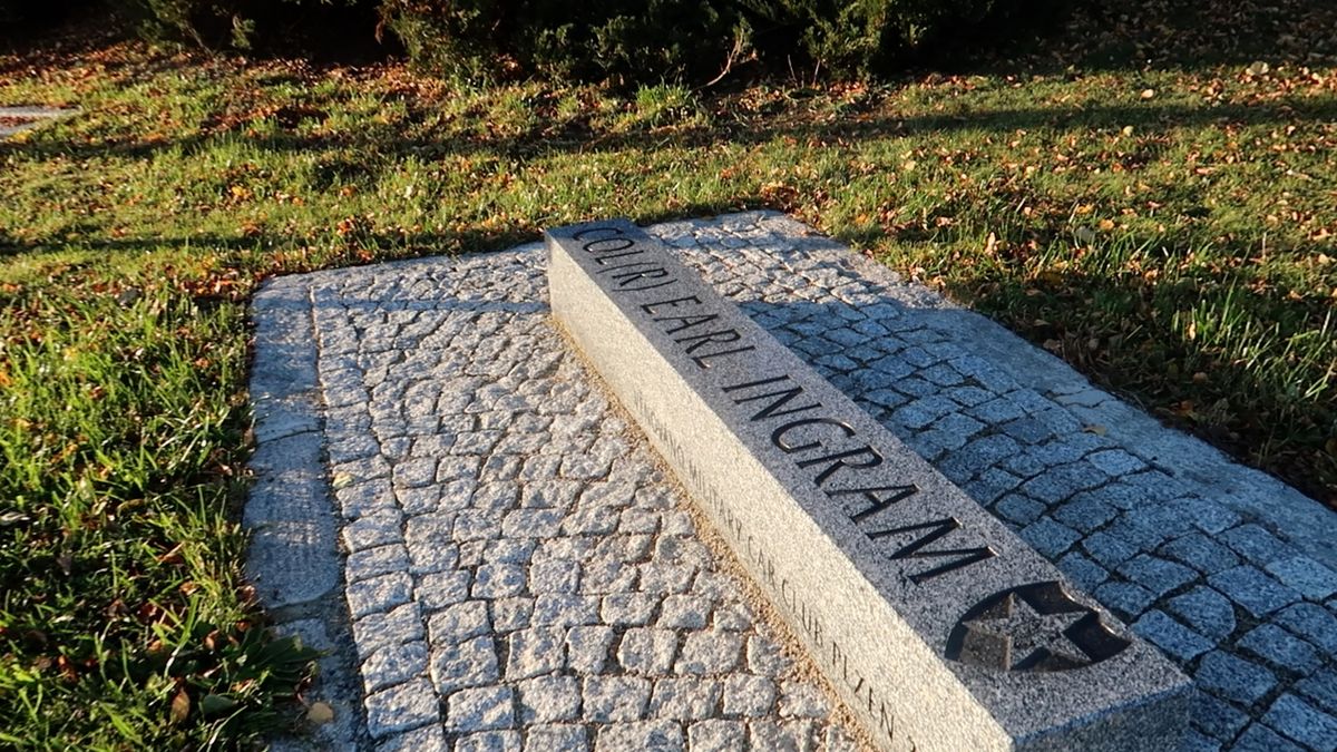 První americký válečný veterán má v Čechách svůj pomník. Na demarkační čáře u Rokycan